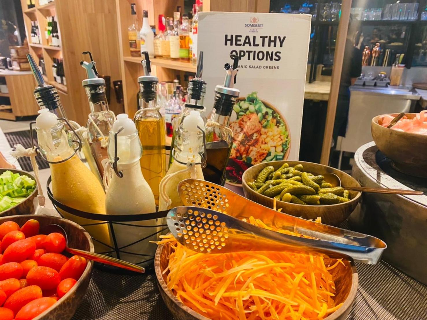 Somerset Rama 9 Bangkok Dış mekan fotoğraf Healthy options at a buffet