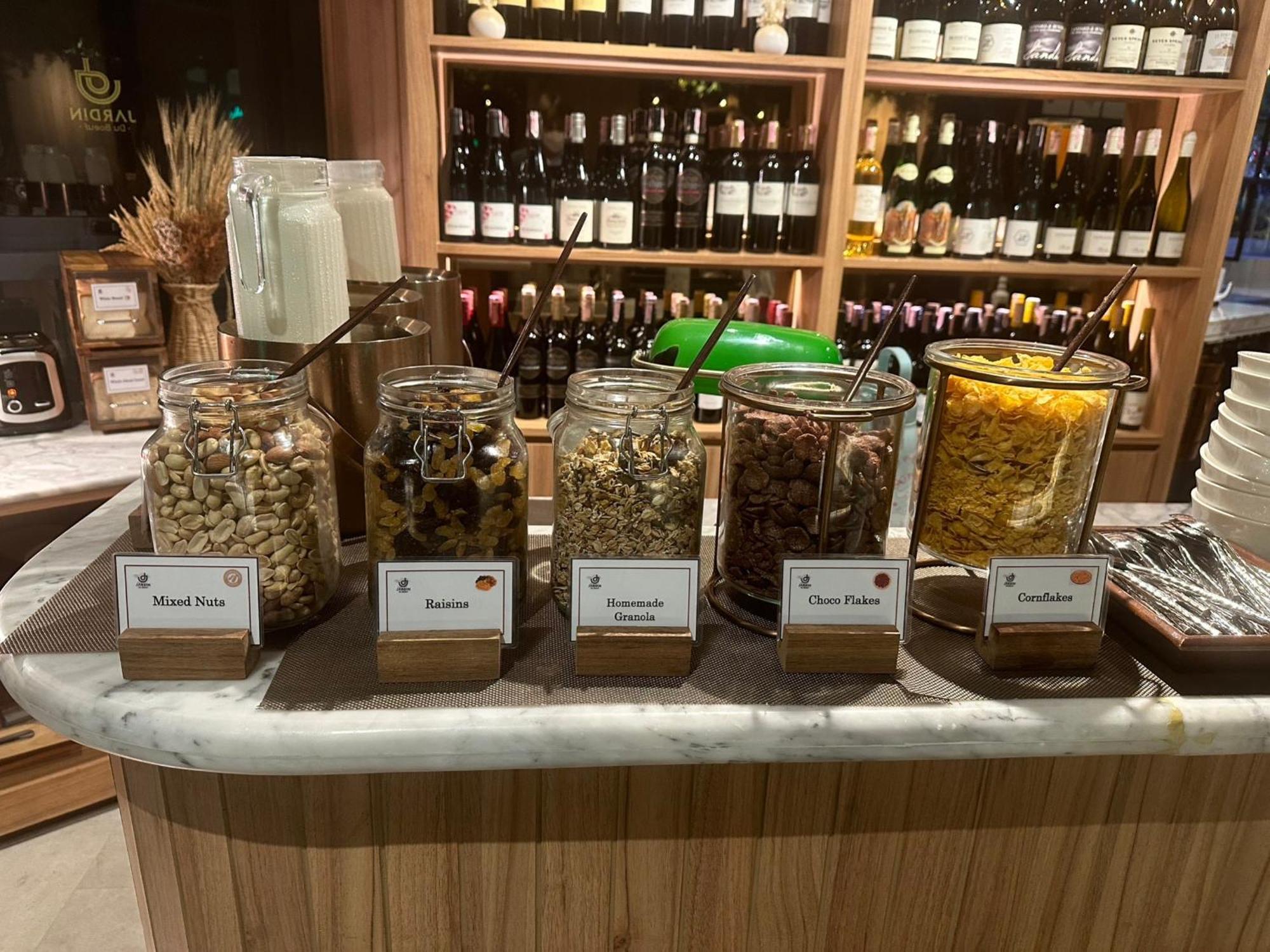Somerset Rama 9 Bangkok Dış mekan fotoğraf Dried tea leaves at a tea bar