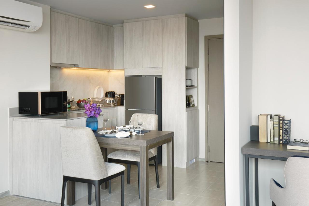 Somerset Rama 9 Bangkok Dış mekan fotoğraf A typical kitchen in a condominium